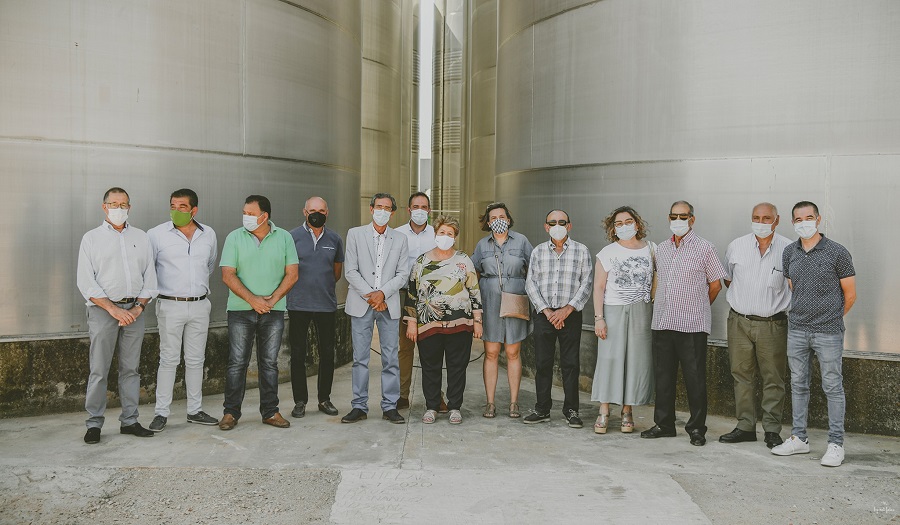 Foto de familia Inauguración depuradora sostenible Cooperativa Vinícola del Carmen
