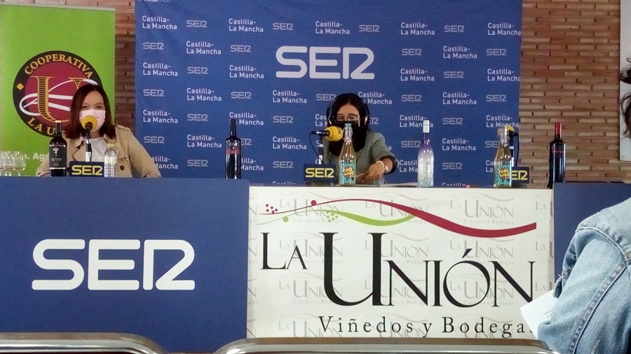 La alcaldesa de Alcázar de San Juan, Rosa Melchor participa en el programa 'De la Bodega a la Mesa', desde la Cooperativa La Unión