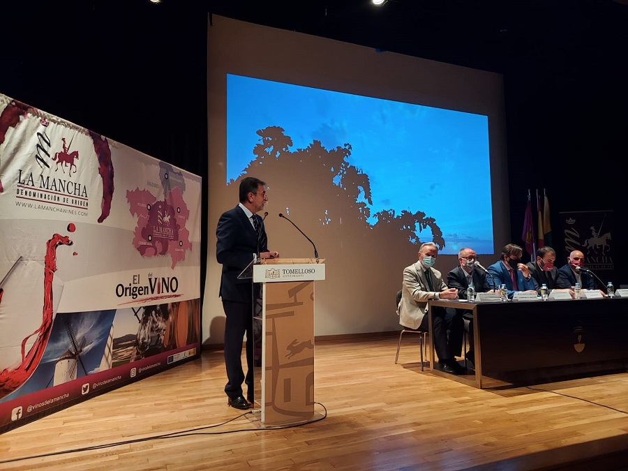 Pedro Carreño presenta los Premios 'Vino y Cultura', organizados por el CRDO La Mancha