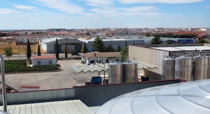 Vinícola de Tomelloso, una bodega de La Mancha Vinícola de Tomelloso, una bodega de La Mancha