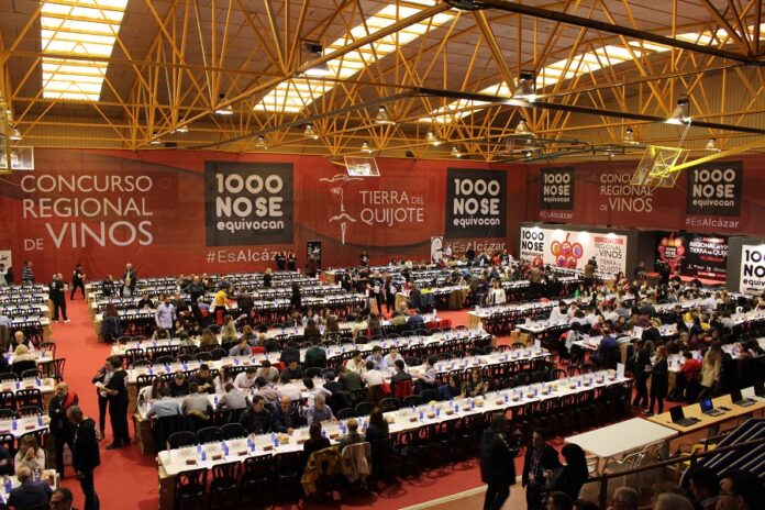 Aspecto del pabellón Díaz Miguel horas antes del comienzo de la cata Aspecto del pabellón Díaz Miguel horas antes del comienzo de la cata