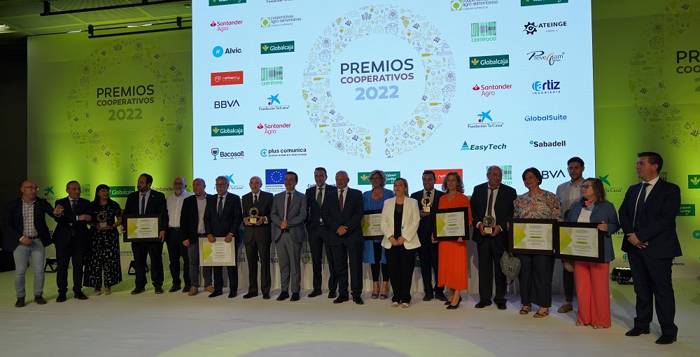 Foto de familia I Premios Cooperativos en el Palacio de Congresos de Albacete