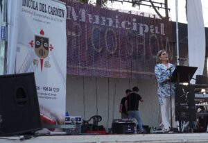 Julia Mercedes, pta de Vinícola del Carmen, presenta el acto