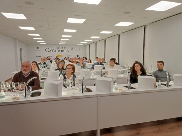 Catas solidarias de las bodegas de Campo de Criptana en la Escuela de Catadores Catas solidarias de las bodegas de Campo de Criptana en la Escuela de Catadores