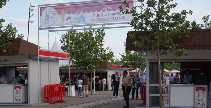 Entrada al recinto ferial Entrada al recinto ferial