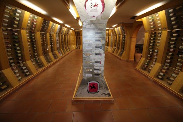 Sala de vinos de los años 70, 80 y 90 Sala de vinos de los años 70, 80 y 90