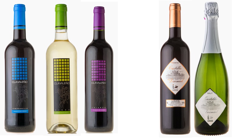 Gama de vinos, los tres de la izquierda es la marca Clavileño y los dos de la derecha son de la marca Castillo de Daimiel