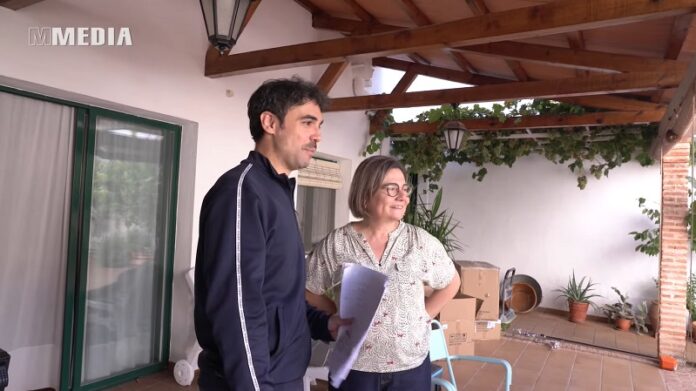 Pablo Conde, periodista y cineasta junto a Julia Mercedes Leal, presidenta de la Bodega Vinícola del Carmen