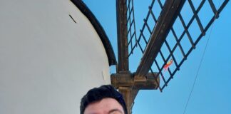 Jesús Arenas da su toque de humor quijotesco a los vinos DO La Mancha Jesús Arenas interpretando a Sancho Panza