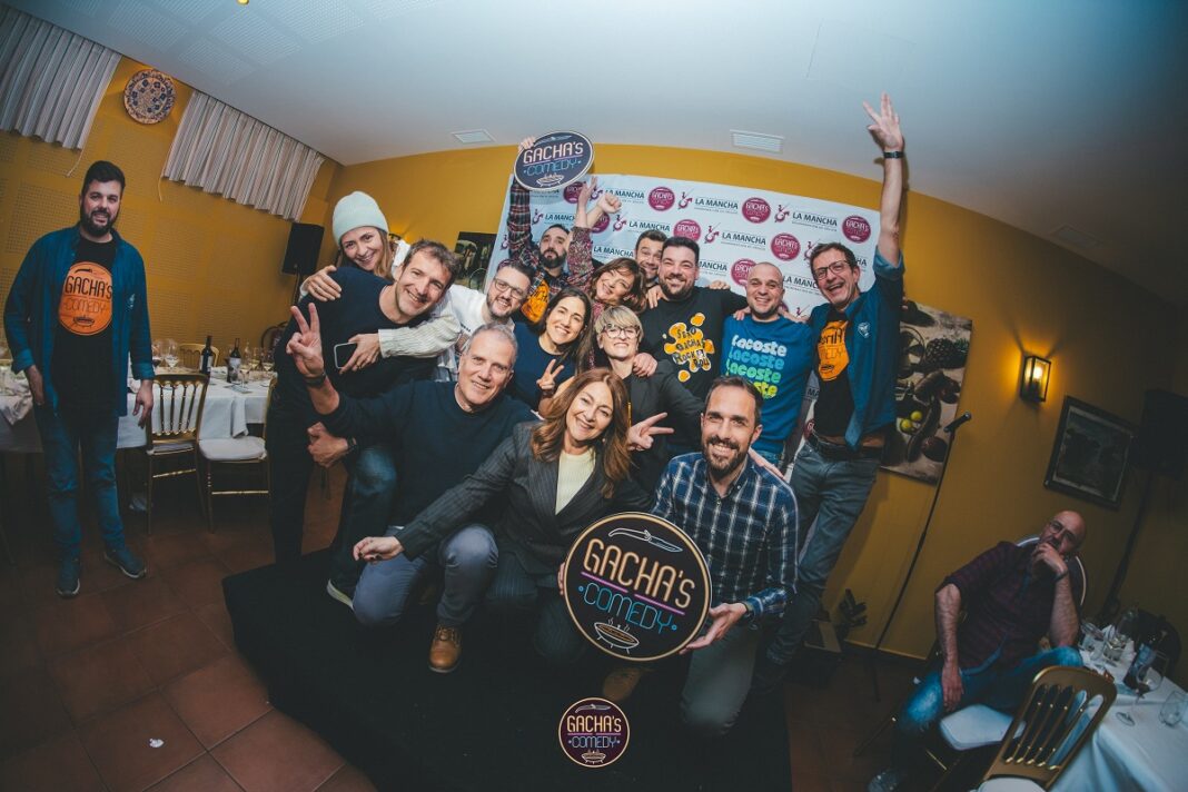 Parte del staff de Gachas comedy