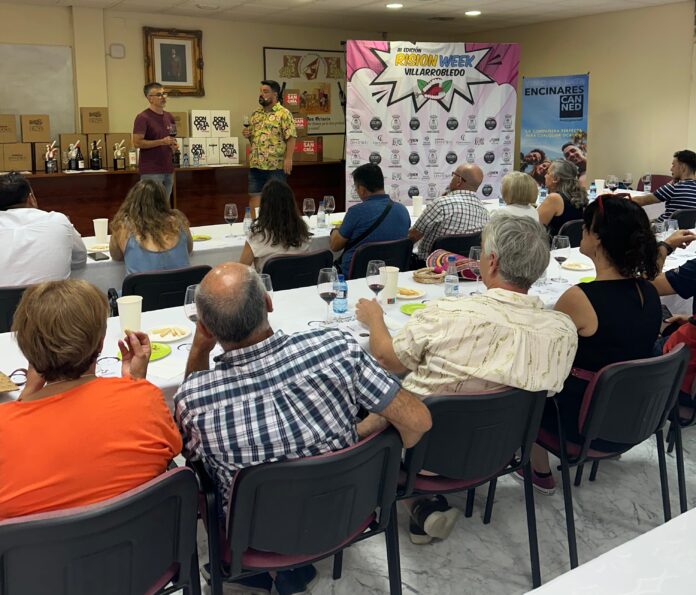 La cata se celebró en las instalaciones de Vinícola de Villarrobledo La cata se celebró en las instalaciones de Vinícola de Villarrobledo
