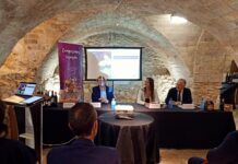 Jornada Gastronómica con productos de Km 0 y vinos de La Mancha. Autoridades y responsables de la Ruta del Vino de La Mancha en la inauguración en la cava del Antiguo Casino de Ciudad Real