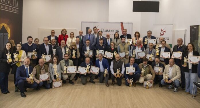 Foto-de-familia-de-los-Premiados