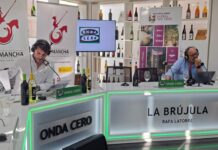 La Torre del Vino de Socuéllamos acoge una edición en directo de ‘La Brújula’ de Onda Cero La Brújula de la economía mostro un interés especial por el vino