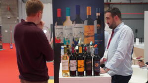 Campoameno con algunos vinos DO La Mancha en su stand