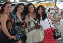 Vino y música para saludar al verano porque les da la ‘Real Gana’. El público volvió a responder en el IV festival 'Real Gana'